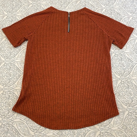 ❗️Last Chance❗️ SUZY SHIER Ribbed Tee - Picture 4 of 6